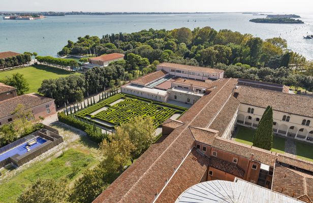 Giorgio Cini, Borges Labyrinth and Vatican chapels tour with audio guide
