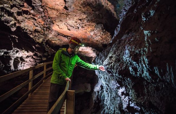 Reykjavik small-group tour to Silver Circle and Vidgelmir lava cave visit