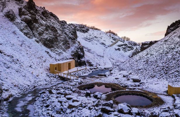Small-group tour to the Silver Circle with Canyon Baths visit