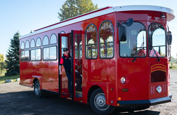Deluxe city trolley tour in Anchorage