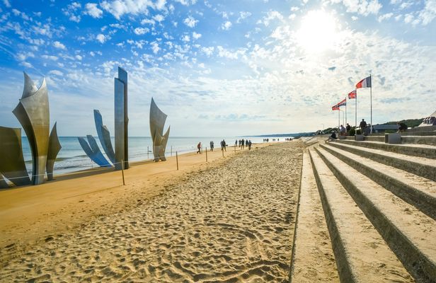 Guided Tour of Caen Memorial and D-Day Beaches from Paris