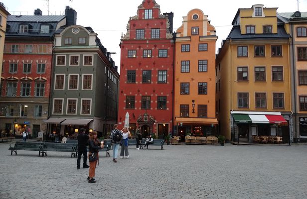 Stockholm iconic attractions walking tour