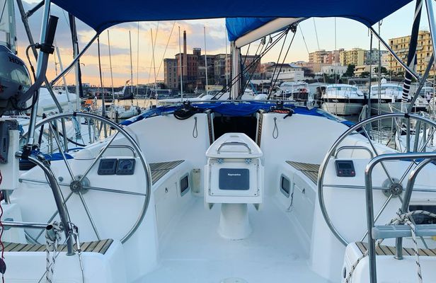 Sorrento Coast Private Sailing Experience with Drinks and Snacks