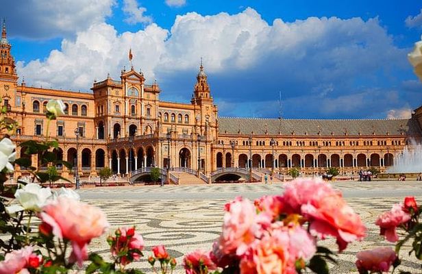 Seville guided walking tour for small groups
