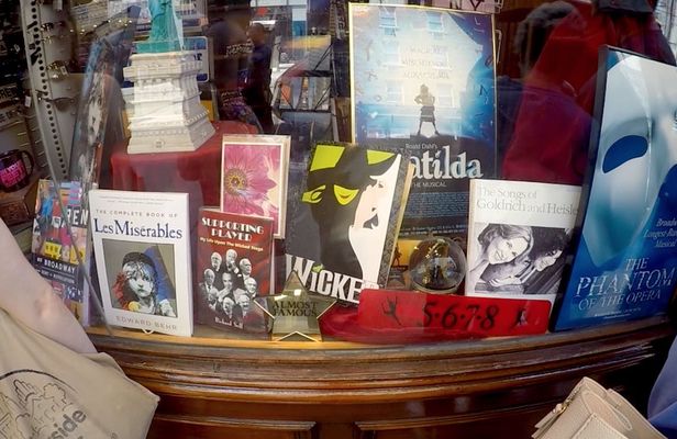 Broadway musical theatre history walking tour in New York