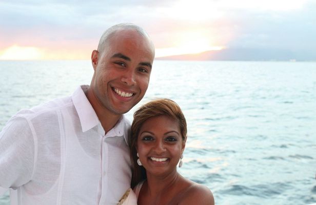 Hawaii sunset cruise with cocktail
