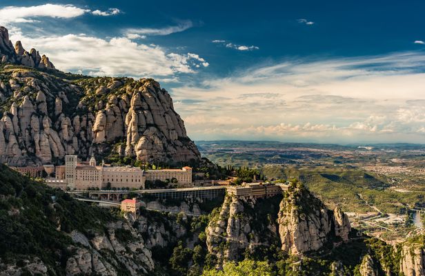 Montserrat hot-air balloon ride from Barcelona