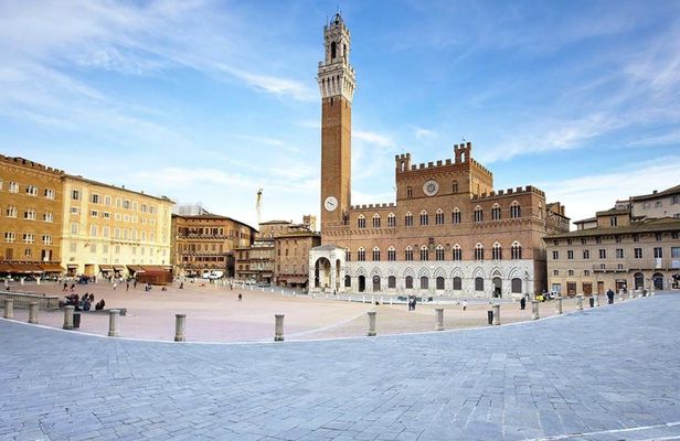 Guided walking tour of Siena