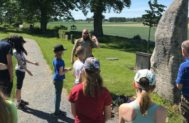 Guided walking tour through Uppsala's graveyards