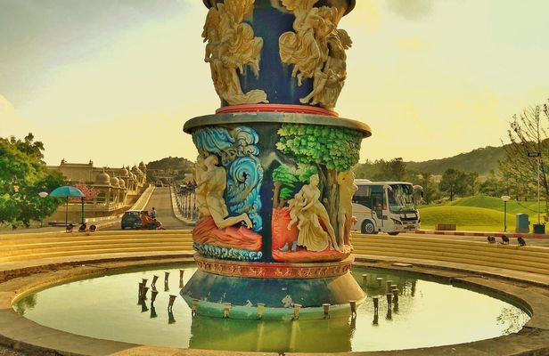 Ramoji Film City exploration day tour in Hyderabad