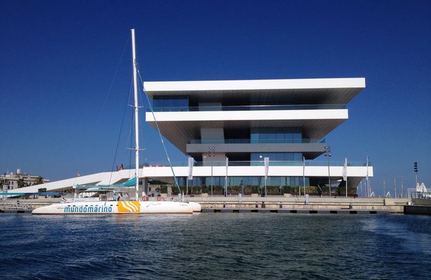 Sail and swimming cruise in Valencia