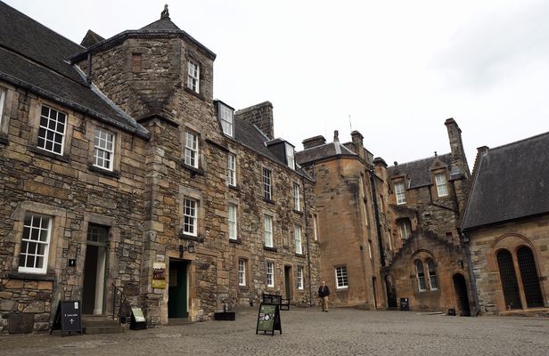 Guided tour from Edinburgh of Rosslyn Chapel, Stirling Castle and Dunfermline Abbey