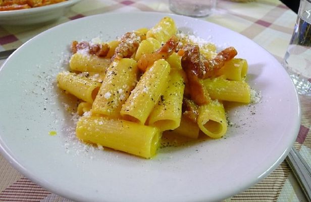 Traditional food tour in Trastevere