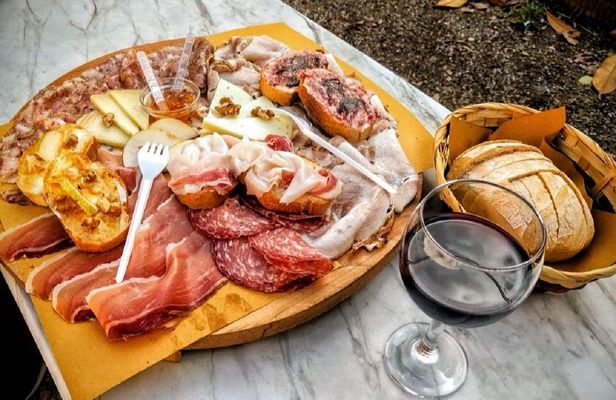 Pisa walking food tour