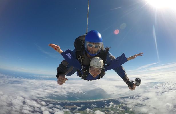 Auckland 16,000ft skydiving experience