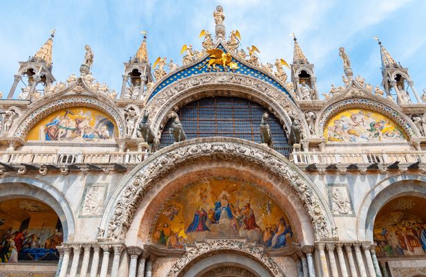 Byzantine Venice walking city tour with gondola ride