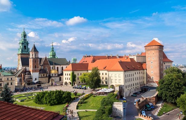 Wawel Castle, Cathedral and Wieliczka Salt Mine guided tour with lunch