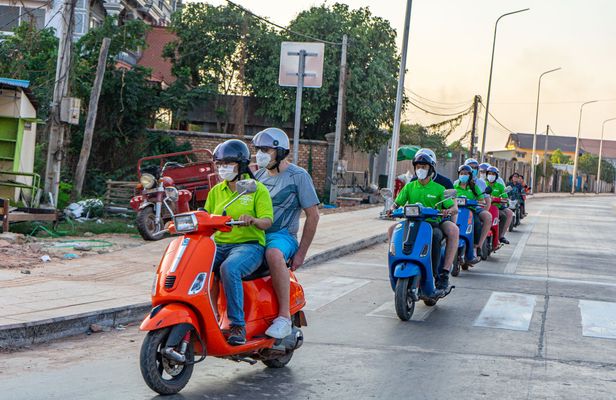 Siem Reap foodie Vespa tour