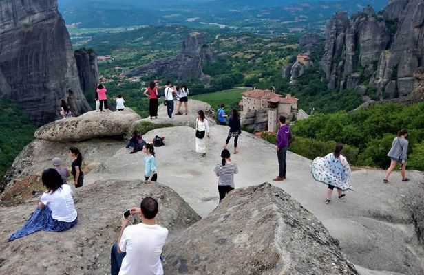 Full-day tour from Thessaloniki to Meteora by train with Hermit Caves