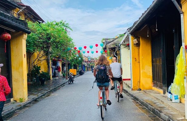 Guided tour to My Son Sanctuary and Hoi An old town from Da Nang Port