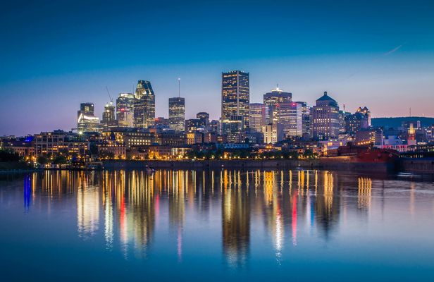 Montreal tour by night