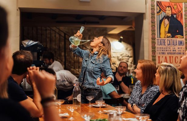 Private tapas and wine experience tour in Barcelona