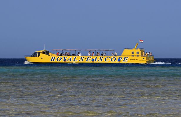 Ain Sokhna snorkeling and submarine cruise with lunch from Cairo