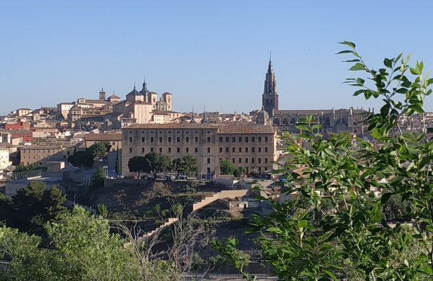Full-day trip to Toledo with entrance to monuments