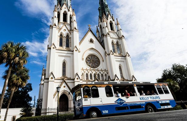 Savannah guided trolley tour