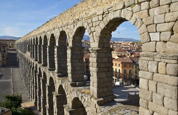 Segovia Guided Tour from Madrid with Lunch Option