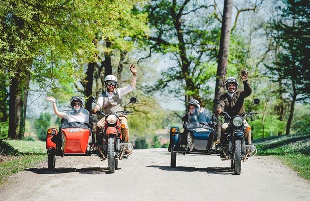 Half day tour of the Bordeaux vineyards in a sidecar