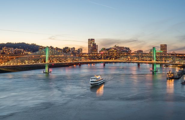Dinner cruise on Willamette river