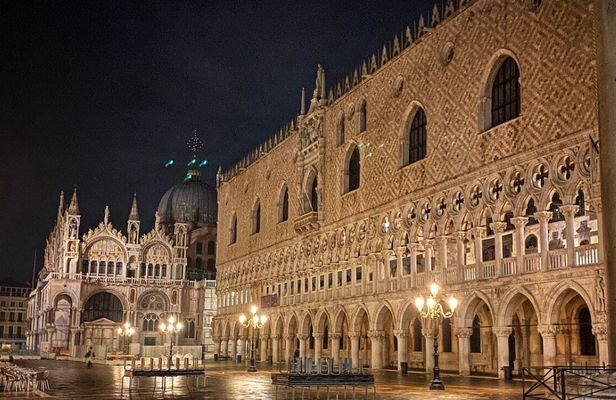 Saint Mark's Basilica guided tour by night