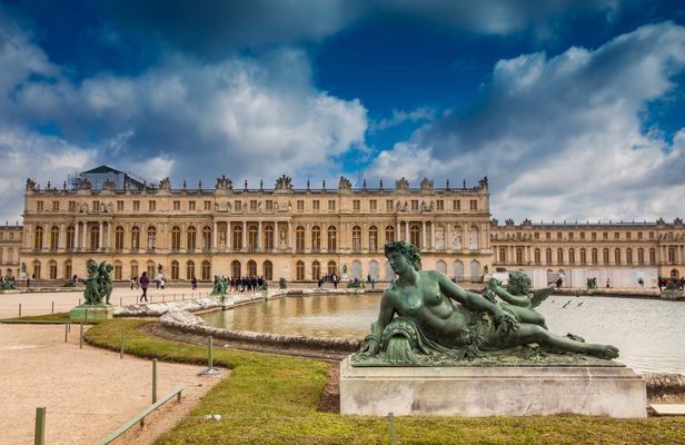 Palace of Versailles skip-the-line guided tour
