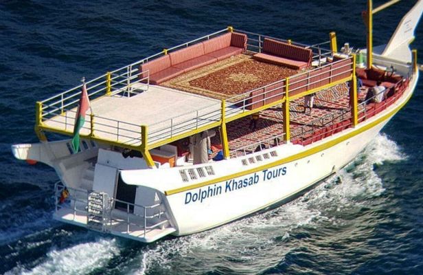 Fjords of Musandam dhow cruise half-day with drinks and fruit
