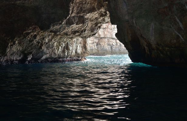 Blue Cave half-day tour with mussels and wine lunch