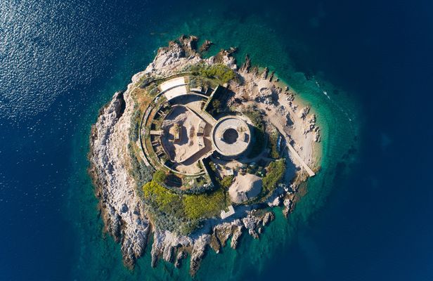 Half-day private tour exploring Boka Bay