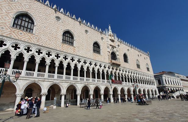 Early entrance combo tour to Doge's palace and St. Mark's Basilica