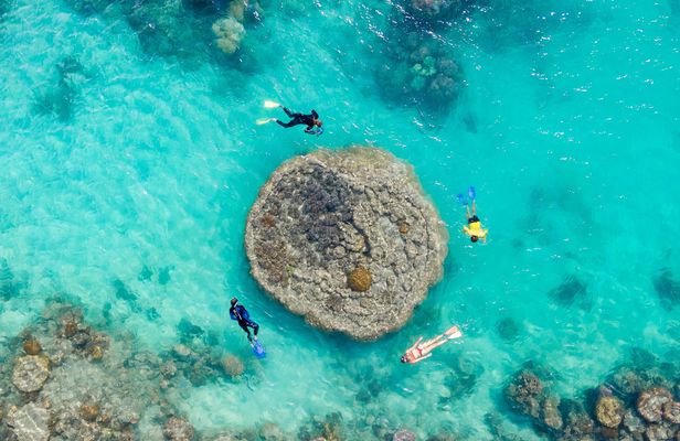 Airlie Beach fly and raft Southern Lights package