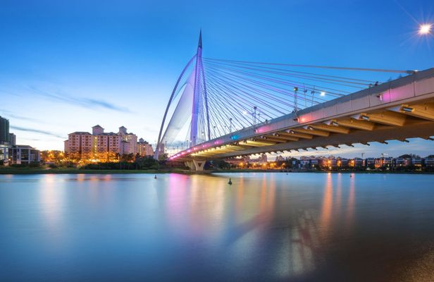 Private day trip to Putrajaya, KL City, Batu Caves and fireflies tour