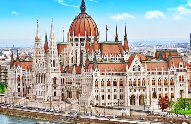 Audio guided Hungarian Parliament tour