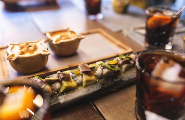Granada tapas crawl guided tour