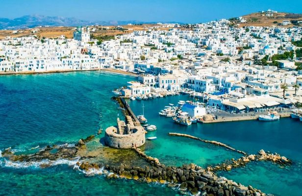 Half-day private tour of Paros highlights with transportation
