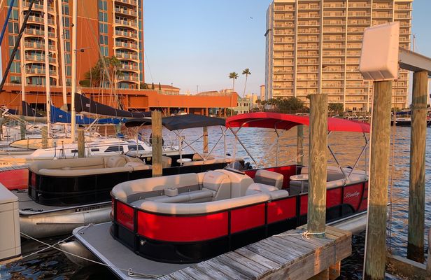 Pontoon-Tritoon boat rental around Pensacola Beach