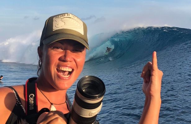 Teahupoo wave-watching boat tour