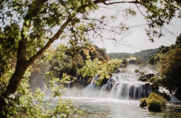Krka waterfalls tour with transfer and brunch
