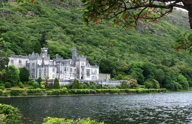Connemara day trip including Leenane Village and Kylemore Abbey from Galway