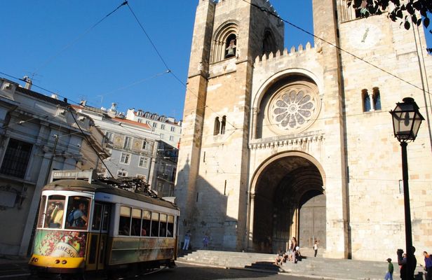 Best of Lisbon private tuk-tuk tour