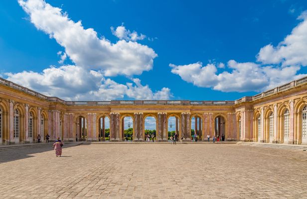 Palace of Versailles skip-the-line guided tour with access to the entire estate