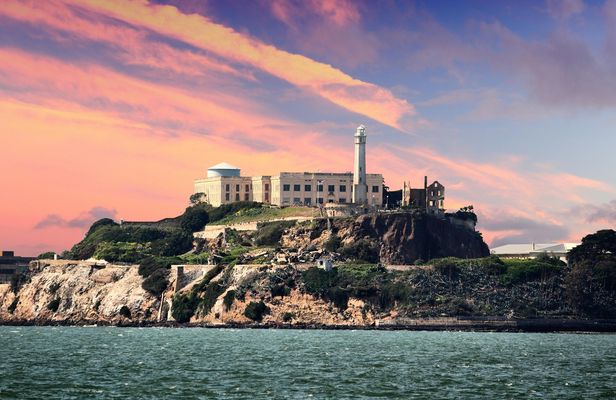 Trip to Muir Woods, Alcatraz and Sausalito with brunch
